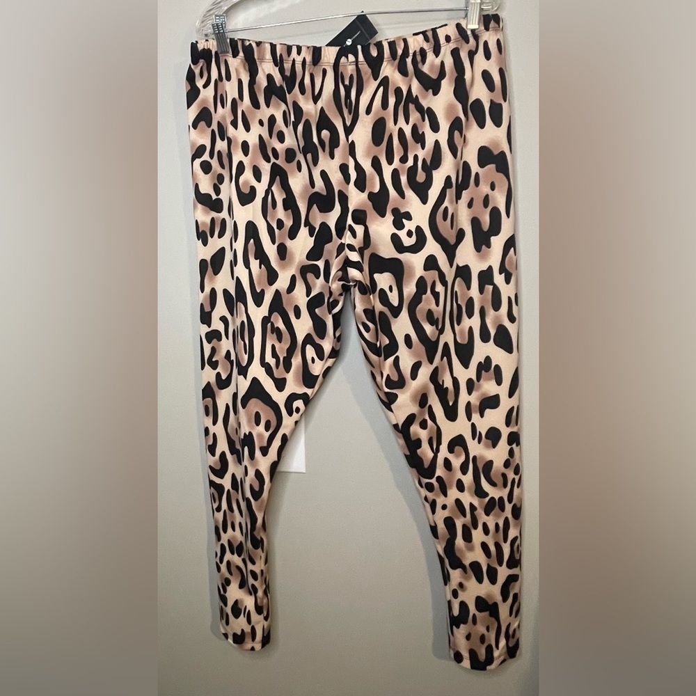 Ashley Stewart Leopard Print Leggings - Black and Tan - Picture 3 of 7